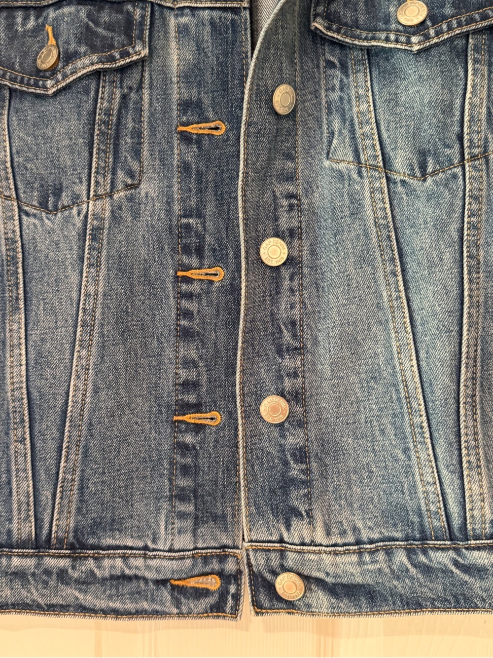 GAP Women's Classic Medium Blue Denim Jacket - Picture 9 of 9